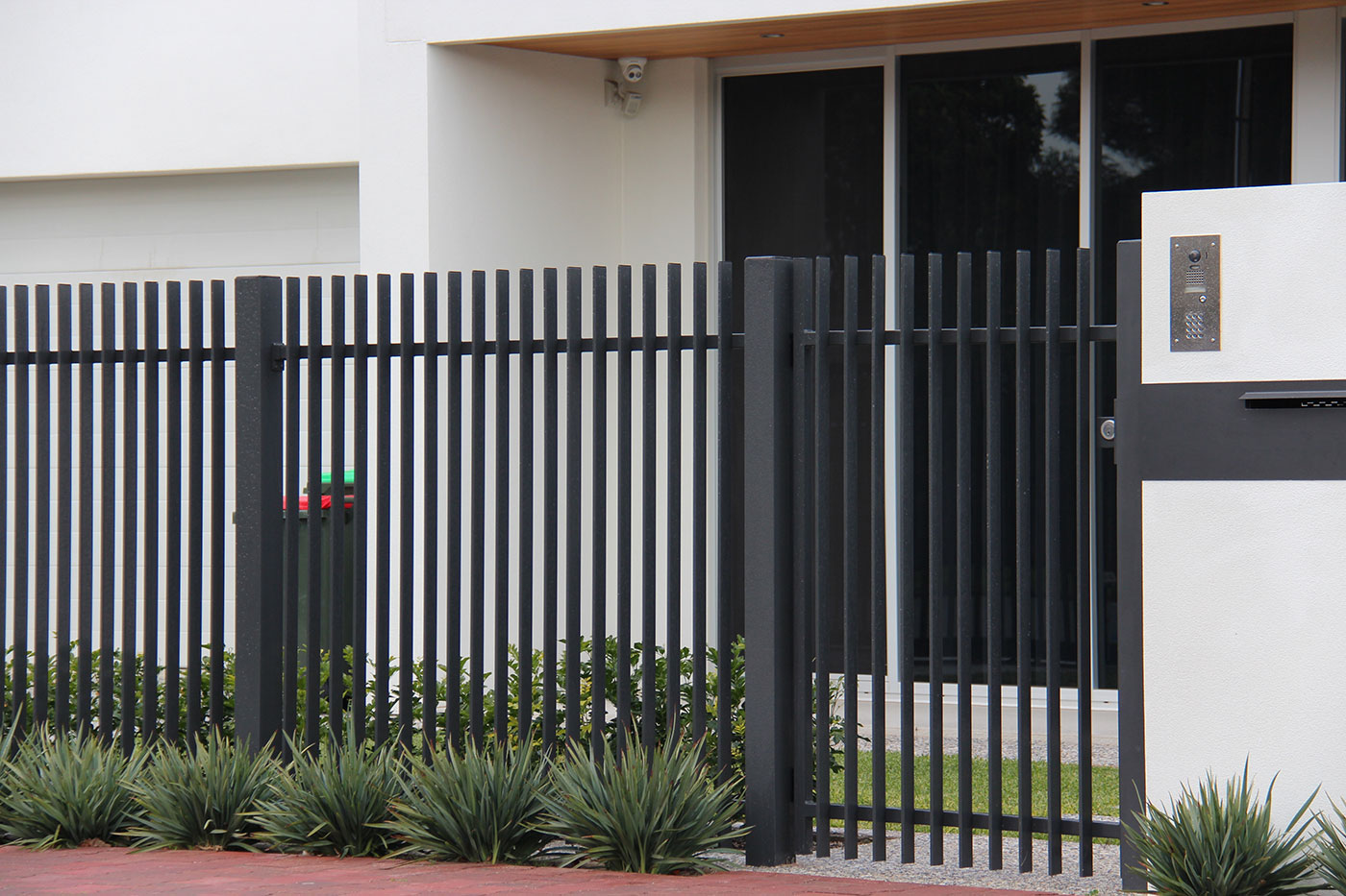 The Vertical Aluminium Blade 1800mm High X 2400mm Wide Fence Package (Black Only) GST Online Fence Supplies craft-ivf